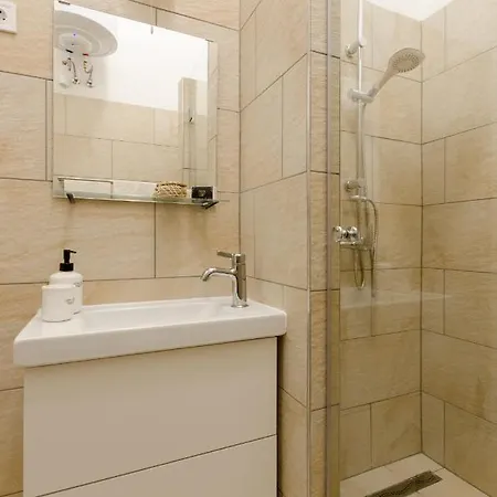 Appartement Cosy In Party District Ak20s Budapest